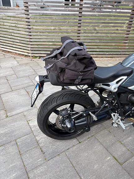 BMW R nineT Pure 9 of 14