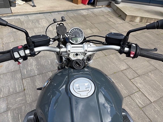BMW R nineT Pure 10 of 14
