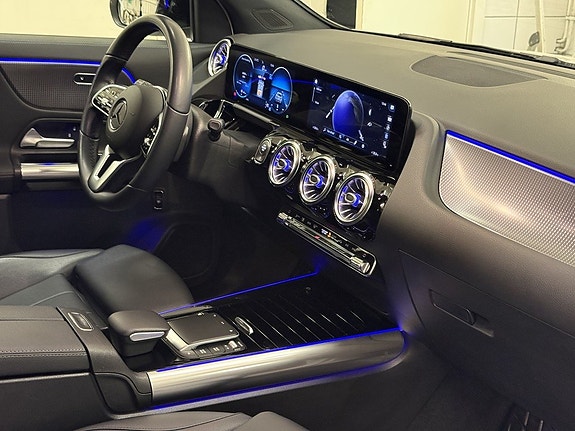 Mercedes-Benz GLA 200 11 of 12
