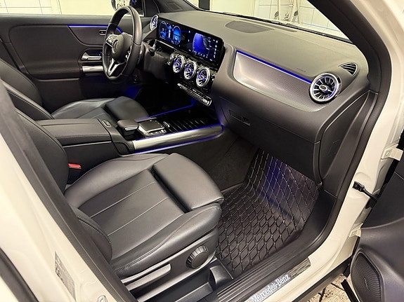 Mercedes-Benz GLA 200 10 of 12