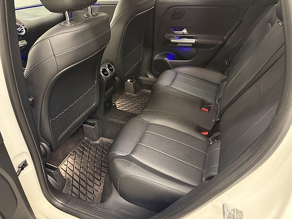 Mercedes-Benz GLA 200 9 of 12