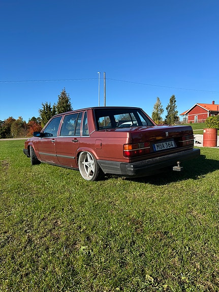 Volvo 740 3 of 10