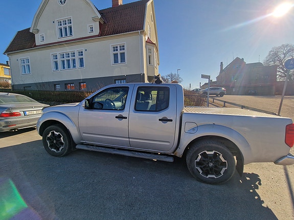 Nissan Navara 2 of 11
