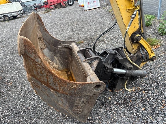 Komatsu PC 138 US 6 of 11