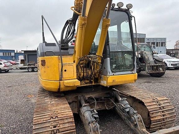 Komatsu PC 138 US 8 of 11