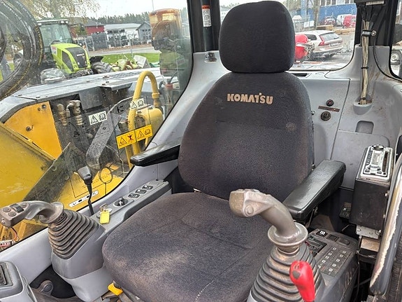 Komatsu PC 138 US 9 of 11