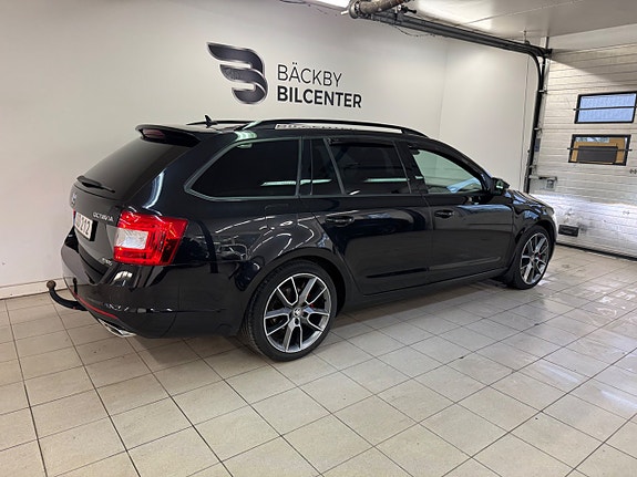 SKODA OCTAVIA RS 2.0 TDI 184ch DSG - CHAUFFAGE AUXILIAIRE - ATTELAGE - GPS - RÉGULATEUR ADAPTATIF - XÉNON