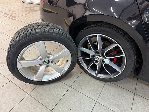 SKODA OCTAVIA RS 2.0 TDI 184ch DSG - CHAUFFAGE AUXILIAIRE - ATTELAGE - GPS - RÉGULATEUR ADAPTATIF - XÉNON