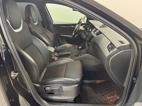 SKODA OCTAVIA RS 2.0 TDI 184ch DSG - CHAUFFAGE AUXILIAIRE - ATTELAGE - GPS - RÉGULATEUR ADAPTATIF - XÉNON