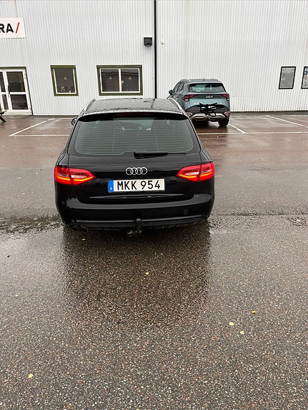 Audi A4 4 of 5