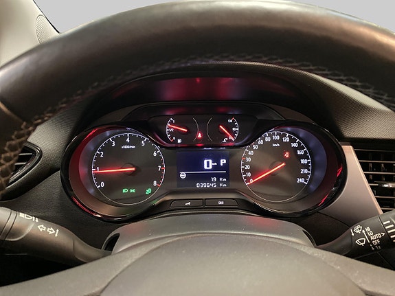 Opel Crossland X 10 of 17