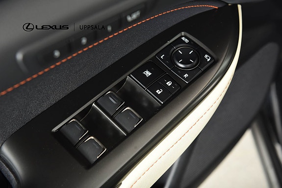 Lexus NX450h+ 11 of 24