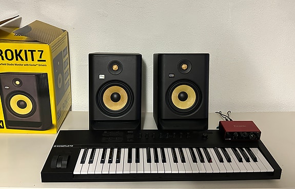 Product image 1 of 5