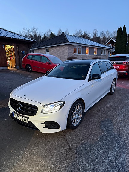 Mercedes-Benz E 220 d 5 of 6