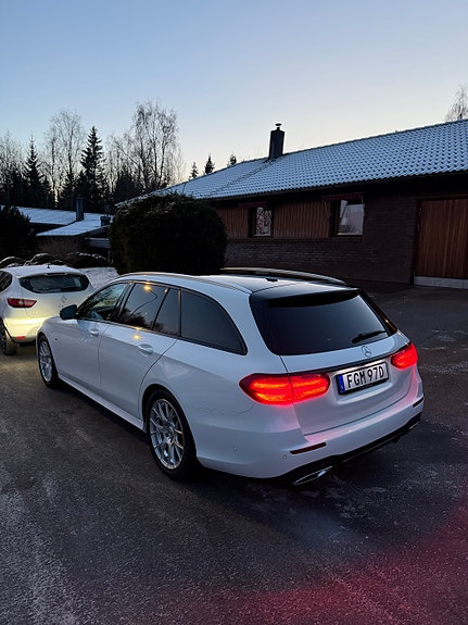 Mercedes-Benz E 220 d 4 of 6