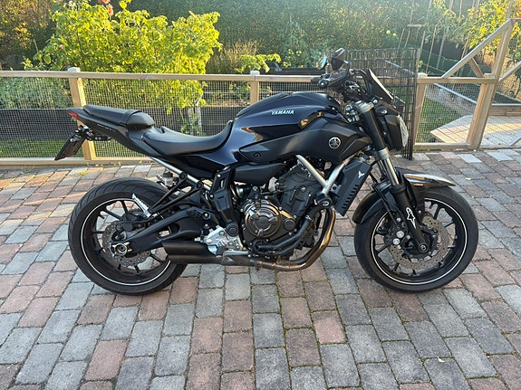 Yamaha MT-07 2 of 9