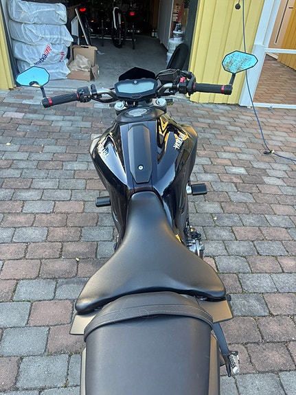 Yamaha MT-07 3 of 9