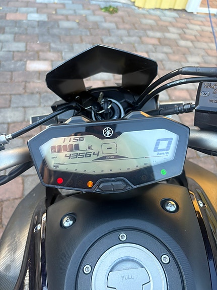Yamaha MT-07 7 of 9