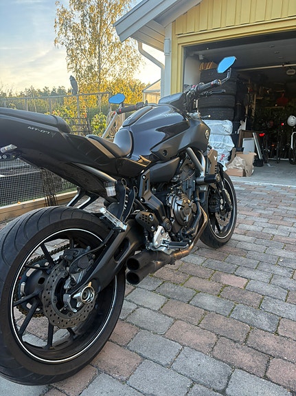 Yamaha MT-07 6 of 9