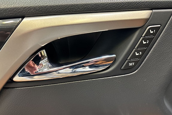 Lexus RX450h 14 of 14