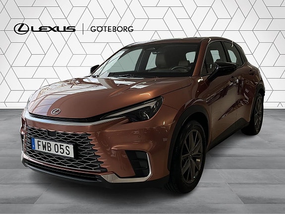 Lexus LBX 3 of 18