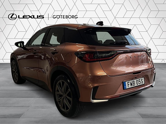Lexus LBX 4 of 18