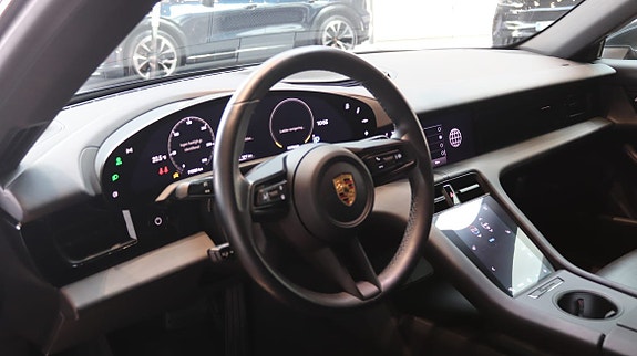 Porsche Taycan 4S 9 of 10