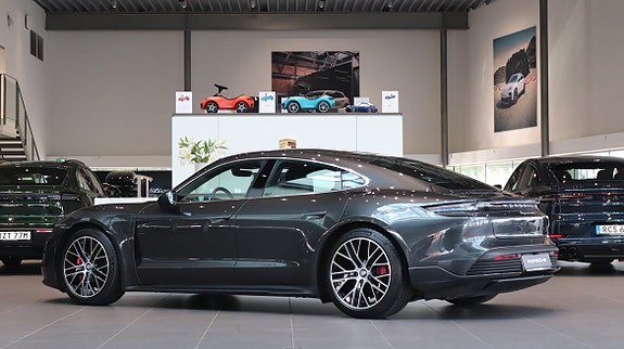 Porsche Taycan 4S 2 of 10