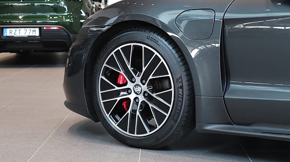 Porsche Taycan 4S 8 of 10