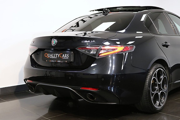 Alfa Romeo Giulia 22 of 25