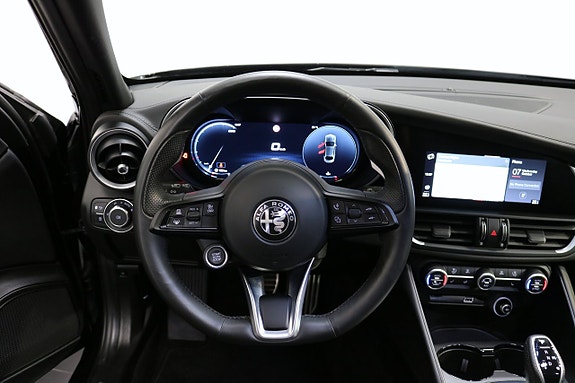 Alfa Romeo Giulia 10 of 25