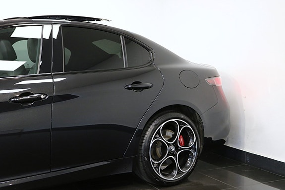 Alfa Romeo Giulia 25 of 25