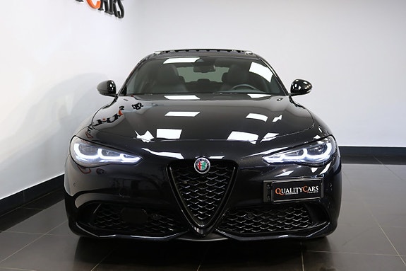 Alfa Romeo Giulia 5 of 25