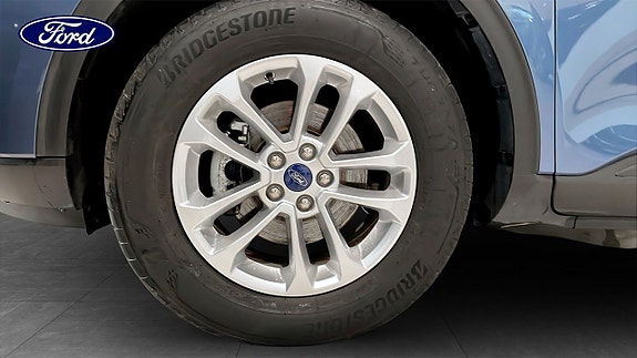Ford Kuga 9 of 12