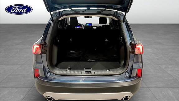 Ford Kuga 10 of 12