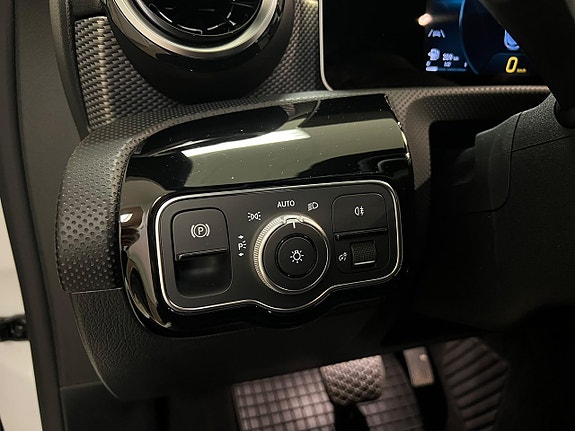 Mercedes-Benz A180 14 of 23