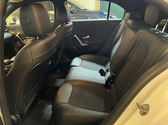 Mercedes-Benz A180 6 of 23