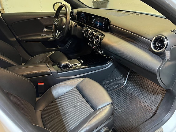 Mercedes-Benz A180 21 of 23