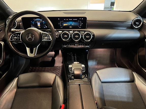 Mercedes-Benz A180 7 of 23
