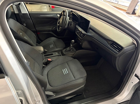Ford Focus 9 of 12