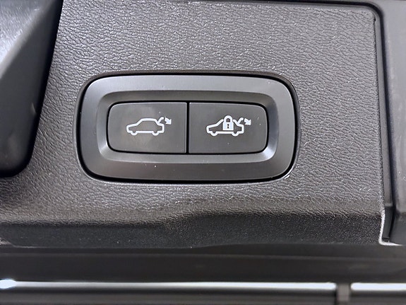Volvo XC60 10 of 21