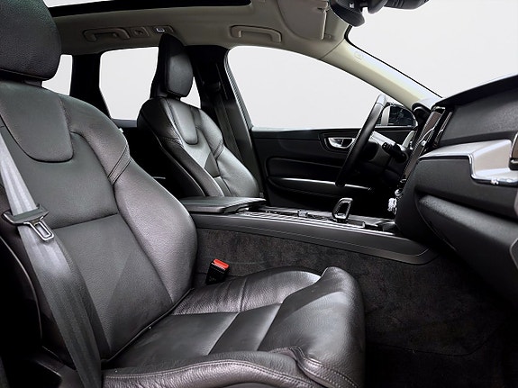 Volvo XC60 17 of 21