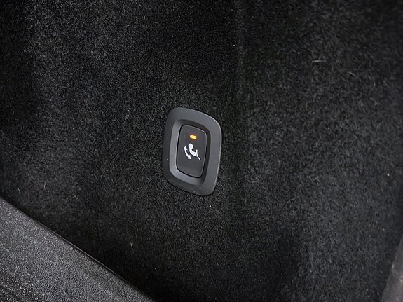 Volvo XC60 11 of 21