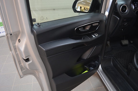 Mercedes-Benz Vito 119 8 of 17