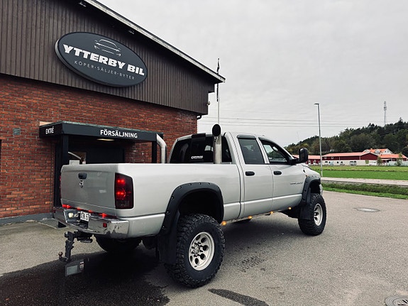 Dodge RAM 2500 3 of 19