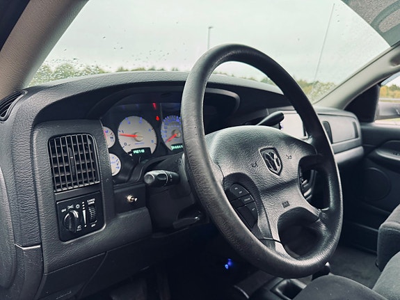 Dodge RAM 2500 17 of 19