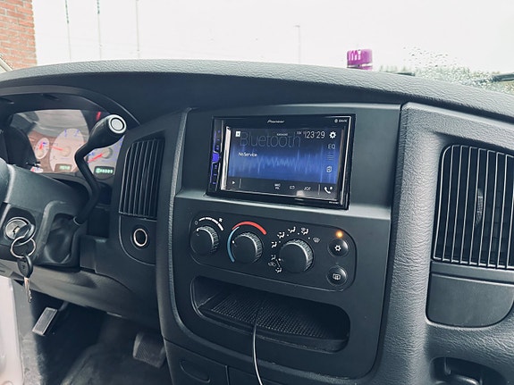 Dodge RAM 2500 11 of 19