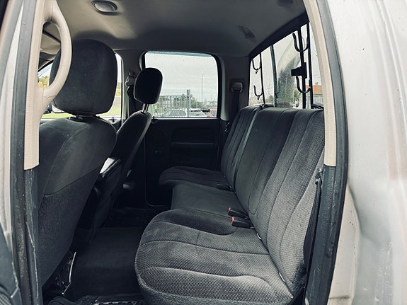 Dodge RAM 2500 15 of 19