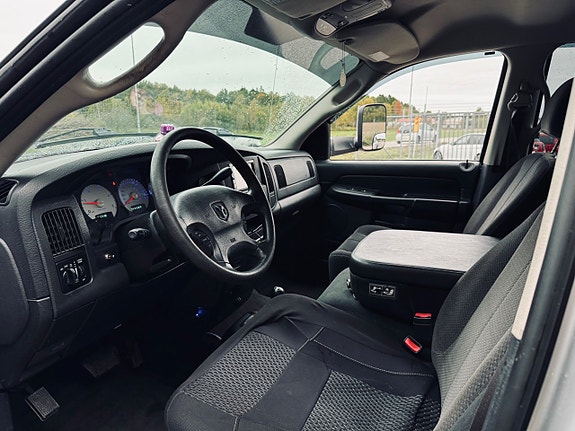 Dodge RAM 2500 10 of 19