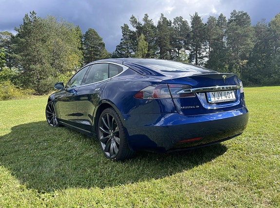 Tesla Model S 11 of 12